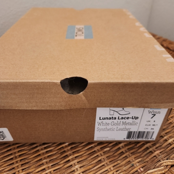 Toms Metallic Gold Lace Up Bootie - Picture 2 of 4